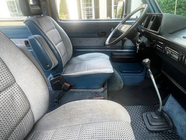 Volkswagen-Vanagon-1984-Monaco-2-Tone-Blue-Blue-6