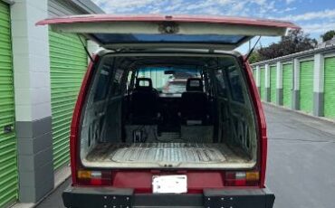 Volkswagen-Vanagon-1984-Red-2
