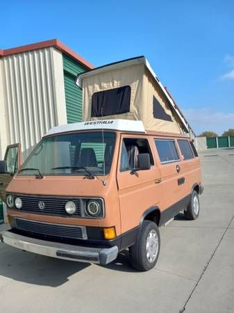 Volkswagen-Vanagon-1984-Tan-Black-10