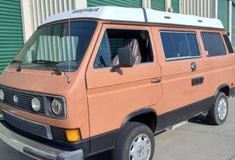 Volkswagen-Vanagon-1984-Tan-Black-13