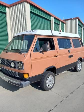 Volkswagen-Vanagon-1984-Tan-Black-13