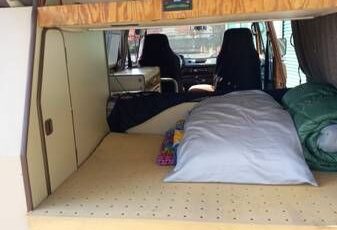 Volkswagen-Vanagon-1984-Tan-Black-4