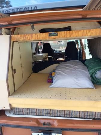 Volkswagen-Vanagon-1984-Tan-Black-4