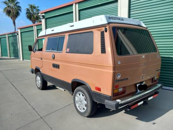 Volkswagen-Vanagon-1984-Tan-Black-9
