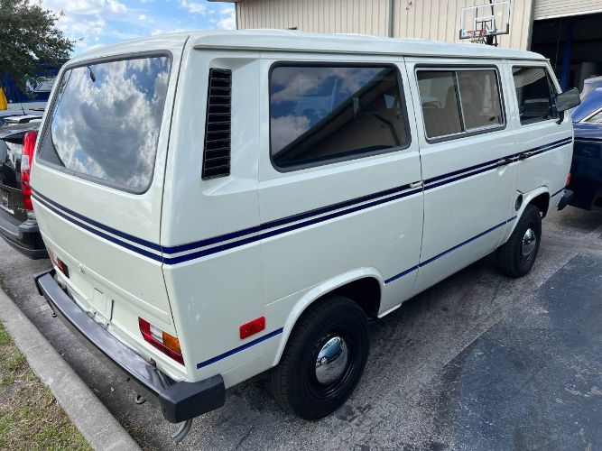 Volkswagen-Vanagon-1984-White-1