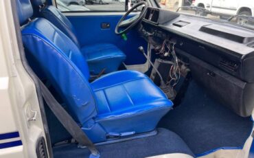 Volkswagen-Vanagon-1984-White-10