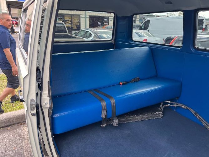 Volkswagen-Vanagon-1984-White-12