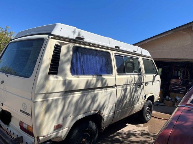 Volkswagen-Vanagon-1984-White