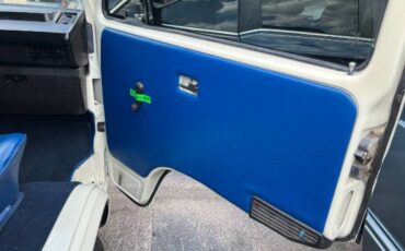 Volkswagen-Vanagon-1984-White-5