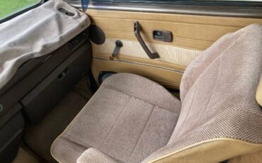 Volkswagen-Vanagon-1985-1