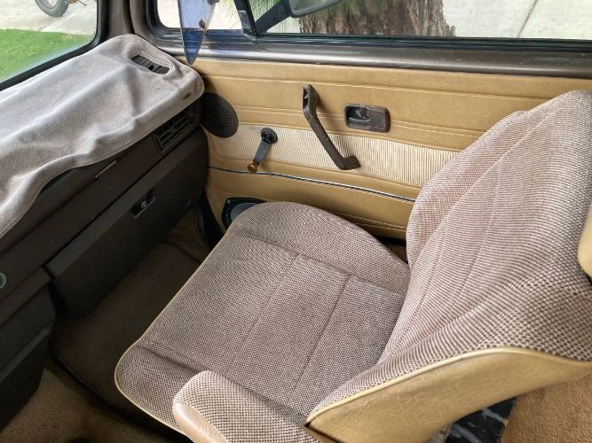 Volkswagen-Vanagon-1985-1