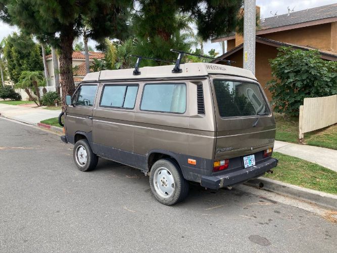 Volkswagen-Vanagon-1985-10