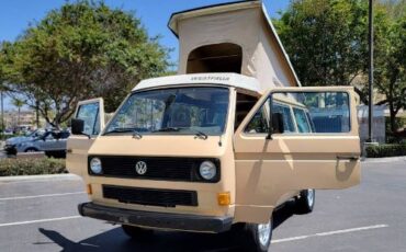 Volkswagen-Vanagon-1985-11
