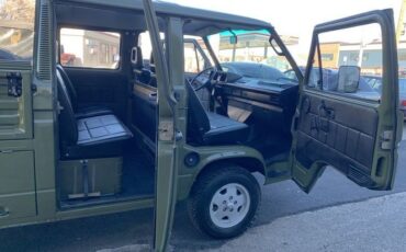 Volkswagen-Vanagon-1985-11