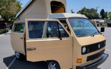 Volkswagen-Vanagon-1985-13