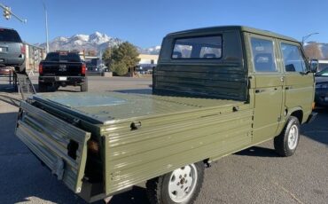 Volkswagen-Vanagon-1985-13