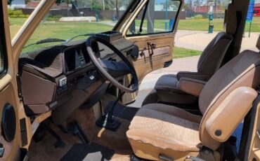 Volkswagen-Vanagon-1985-14