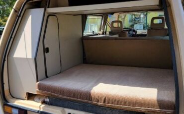 Volkswagen-Vanagon-1985-15