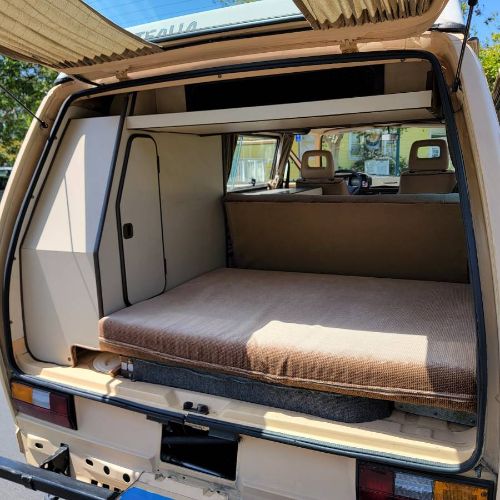 Volkswagen-Vanagon-1985-15
