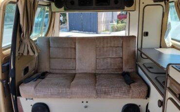 Volkswagen-Vanagon-1985-19