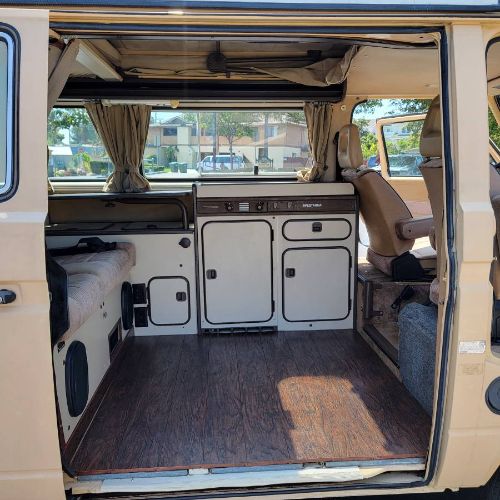 Volkswagen-Vanagon-1985-21