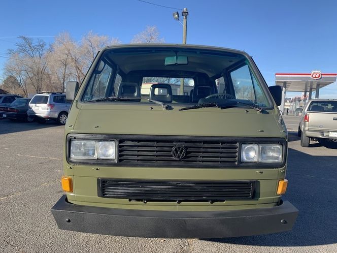 Volkswagen-Vanagon-1985-21