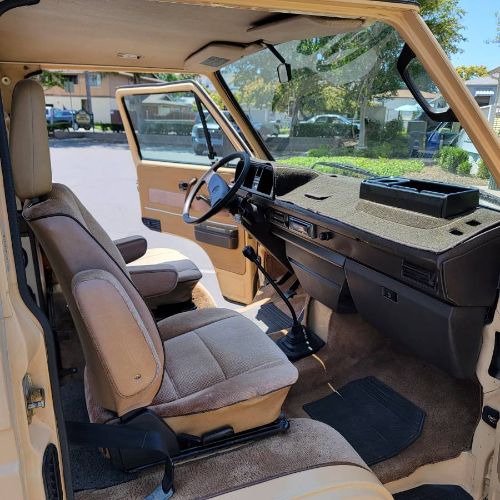 Volkswagen-Vanagon-1985-24