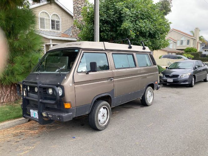 Volkswagen-Vanagon-1985
