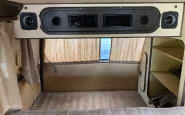Volkswagen-Vanagon-1985-4