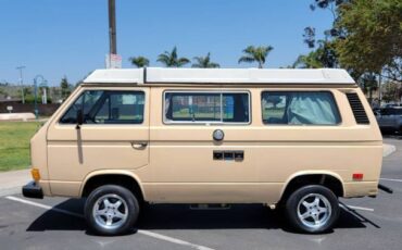 Volkswagen-Vanagon-1985-8
