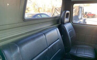 Volkswagen-Vanagon-1985-8