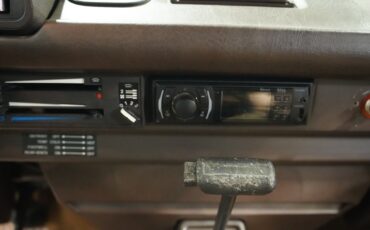 Volkswagen-Vanagon-1985-Agate-Brown-Beige-36