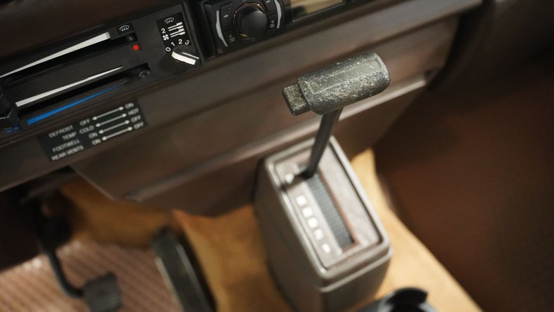 Volkswagen-Vanagon-1985-Agate-Brown-Beige-37