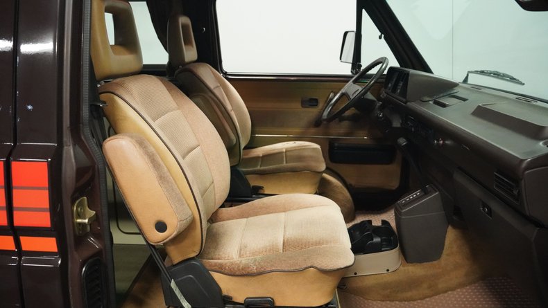 Volkswagen-Vanagon-1985-Agate-Brown-Beige-43