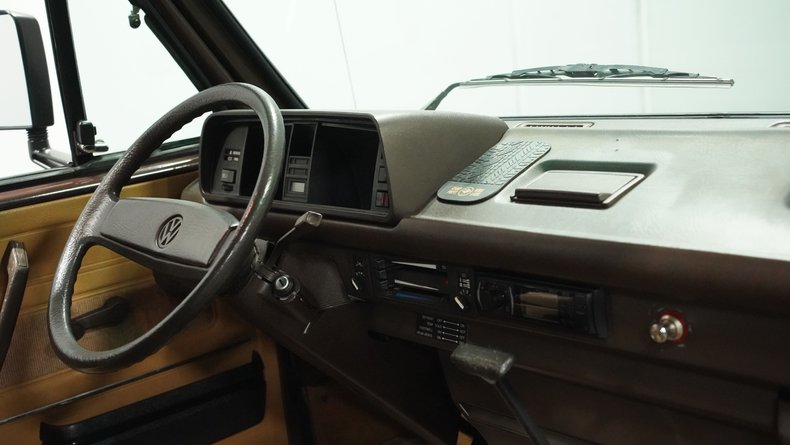 Volkswagen-Vanagon-1985-Agate-Brown-Beige-45