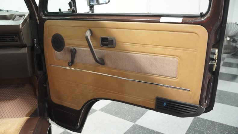 Volkswagen-Vanagon-1985-Agate-Brown-Beige-47