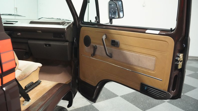 Volkswagen-Vanagon-1985-Agate-Brown-Beige-48