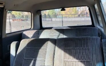Volkswagen-Vanagon-1985-Blue-1