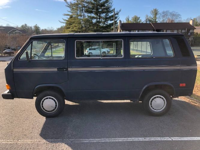 Volkswagen-Vanagon-1985-Blue