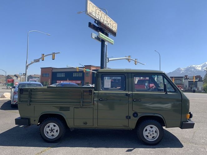 Volkswagen-Vanagon-1985-Leather-1