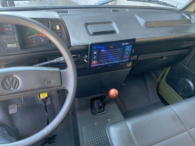 Volkswagen-Vanagon-1985-Leather-11