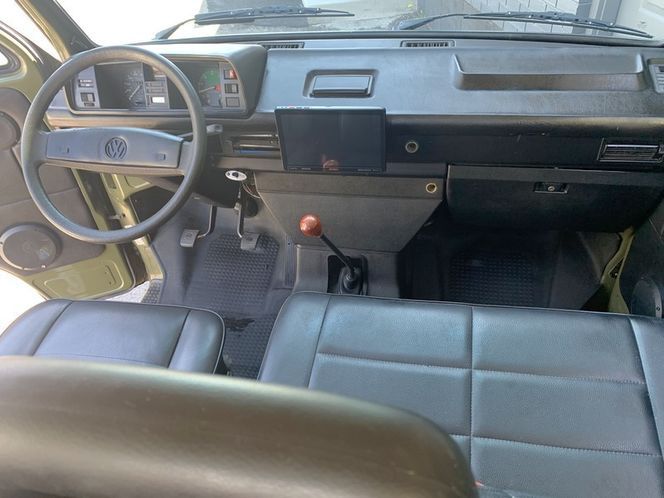 Volkswagen-Vanagon-1985-Leather-19