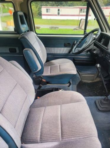 Volkswagen-Vanagon-1985-Silver-2