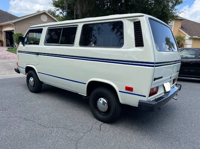 Volkswagen-Vanagon-1985-White-1