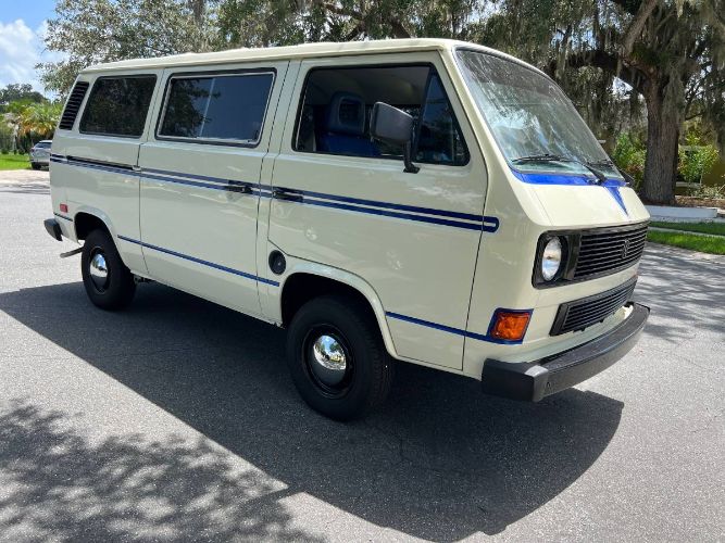 Volkswagen-Vanagon-1985-White-14