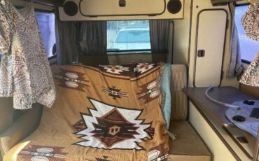 Volkswagen-Vanagon-1985-White-3