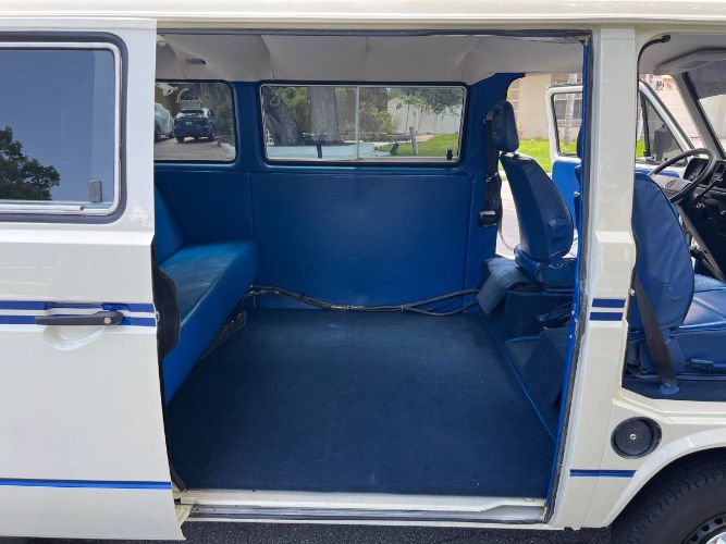 Volkswagen-Vanagon-1985-White-7