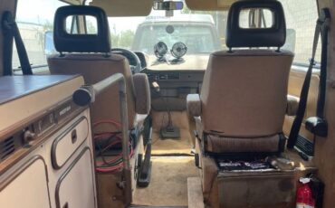 Volkswagen-Vanagon-1985-White-8