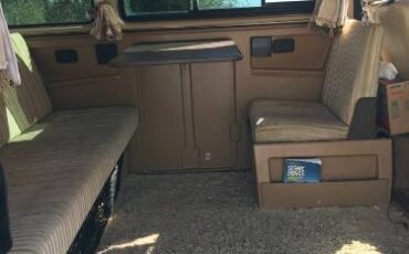 Volkswagen-Vanagon-1985-Yellow-10