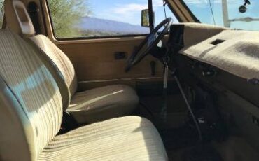 Volkswagen-Vanagon-1985-Yellow-13